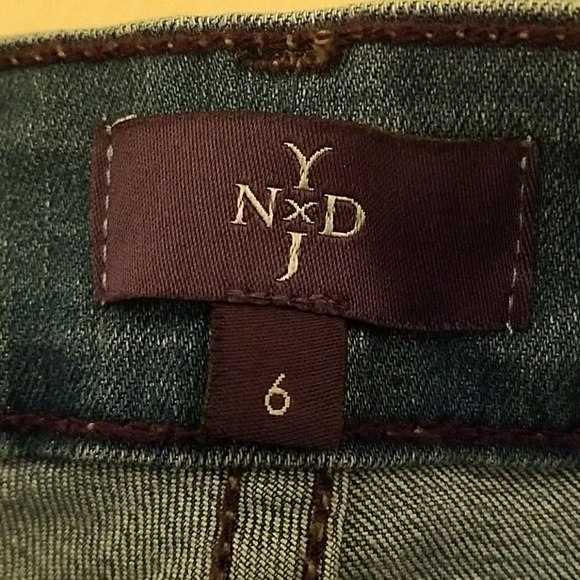 Jeans - Picture 2 of 3